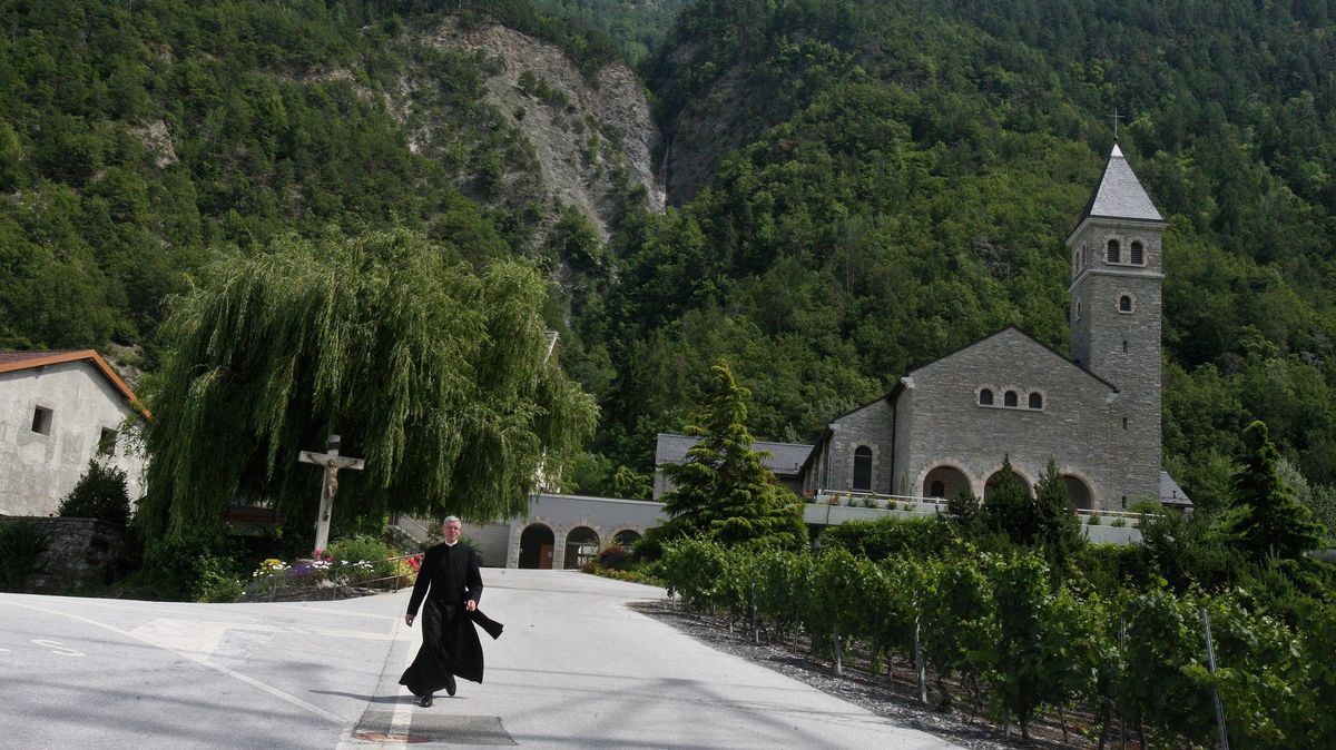Katolická církev ve Švýcarsku tutlala rozsáhlé zneužívání